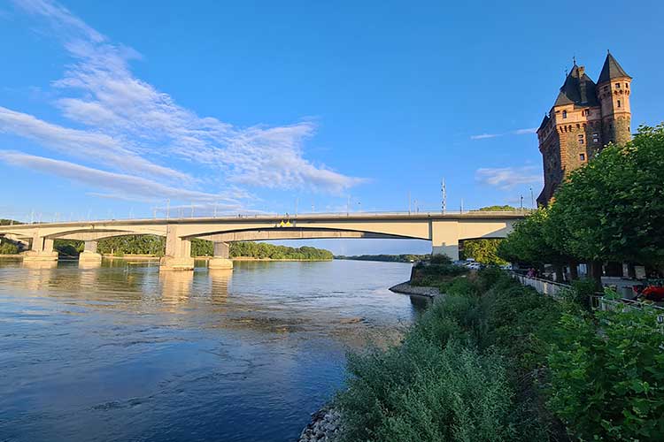 Die Nibelungenbrücke in Worms 