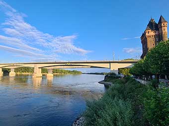 Die Nibelungenbrücke in Worms 